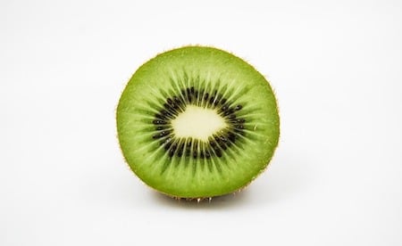 a sliced kiwi fruit