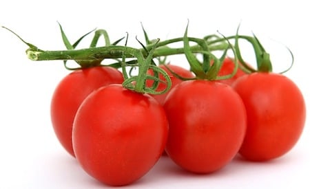 6 red tomatoes